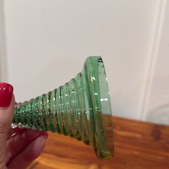 Vintage Bohemian Green Art Glass Gold Detailing Goblets Set of 3 - Picture 7 of 8